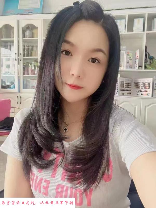 香坊雯雯 第1张