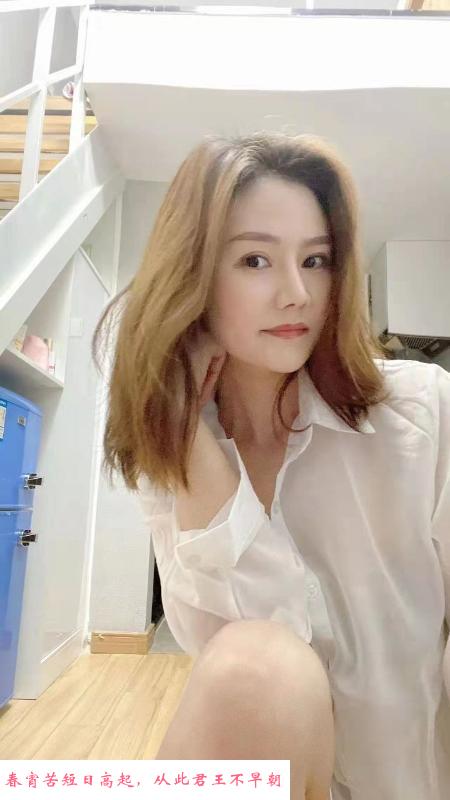 笑容可人的女佣 第2张