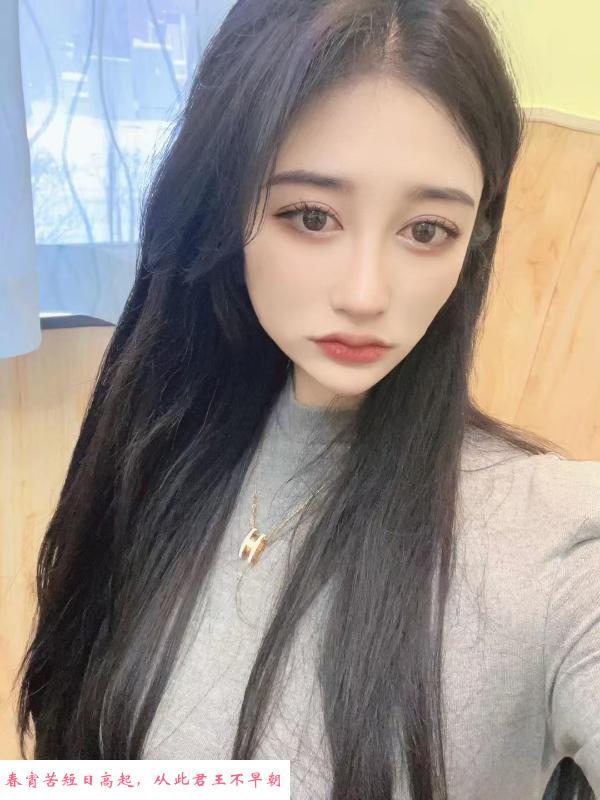 可拍视频的大胸美女 第2张
