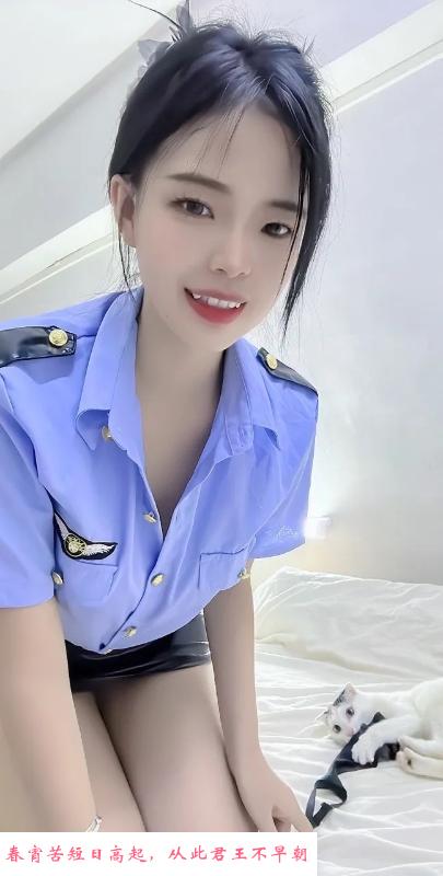 制服诱惑小骚货欣欣 第4张