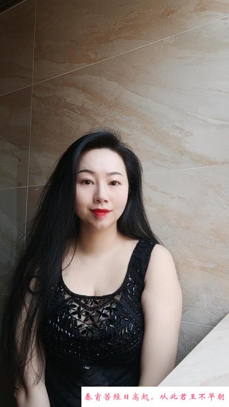 白云性感丝袜少妇 第1张