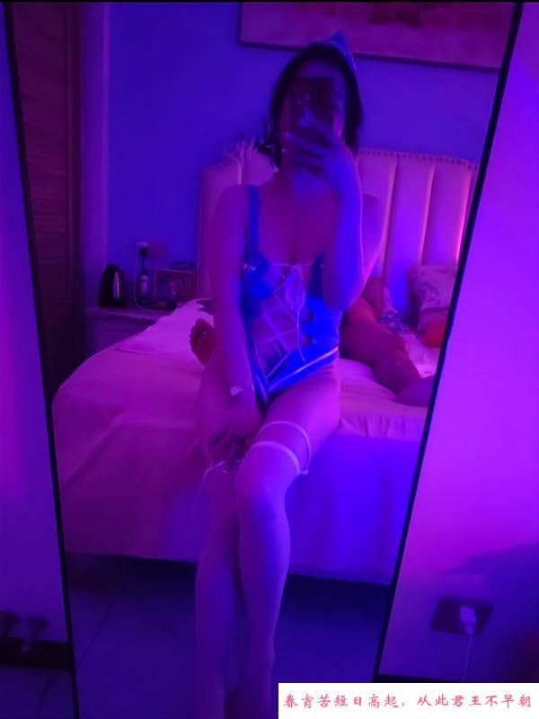 二刷蜜桃臀骚妇 第2张