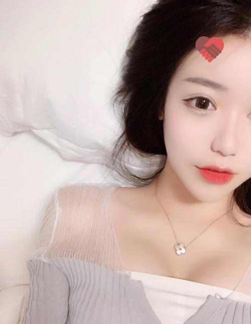 清纯善良的嫩妹在兼职 第1张