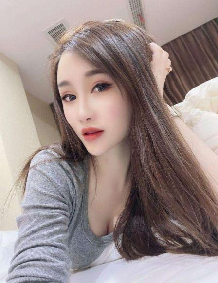 丰乳肥臀小嫩逼 第2张