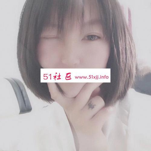 身材娇小清纯嫩妹 第1张