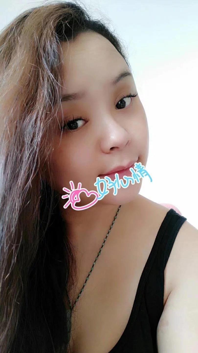 蜀汉路漂亮的G胸妹儿 第2张