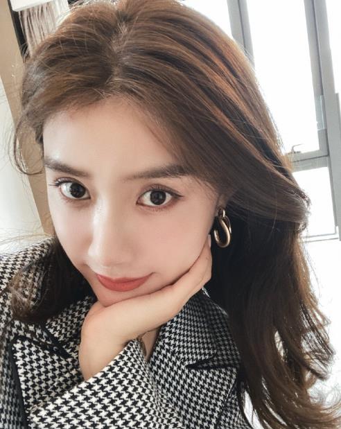 杭州兼职高颜值美女,温柔,乖巧,懂事。 第2张