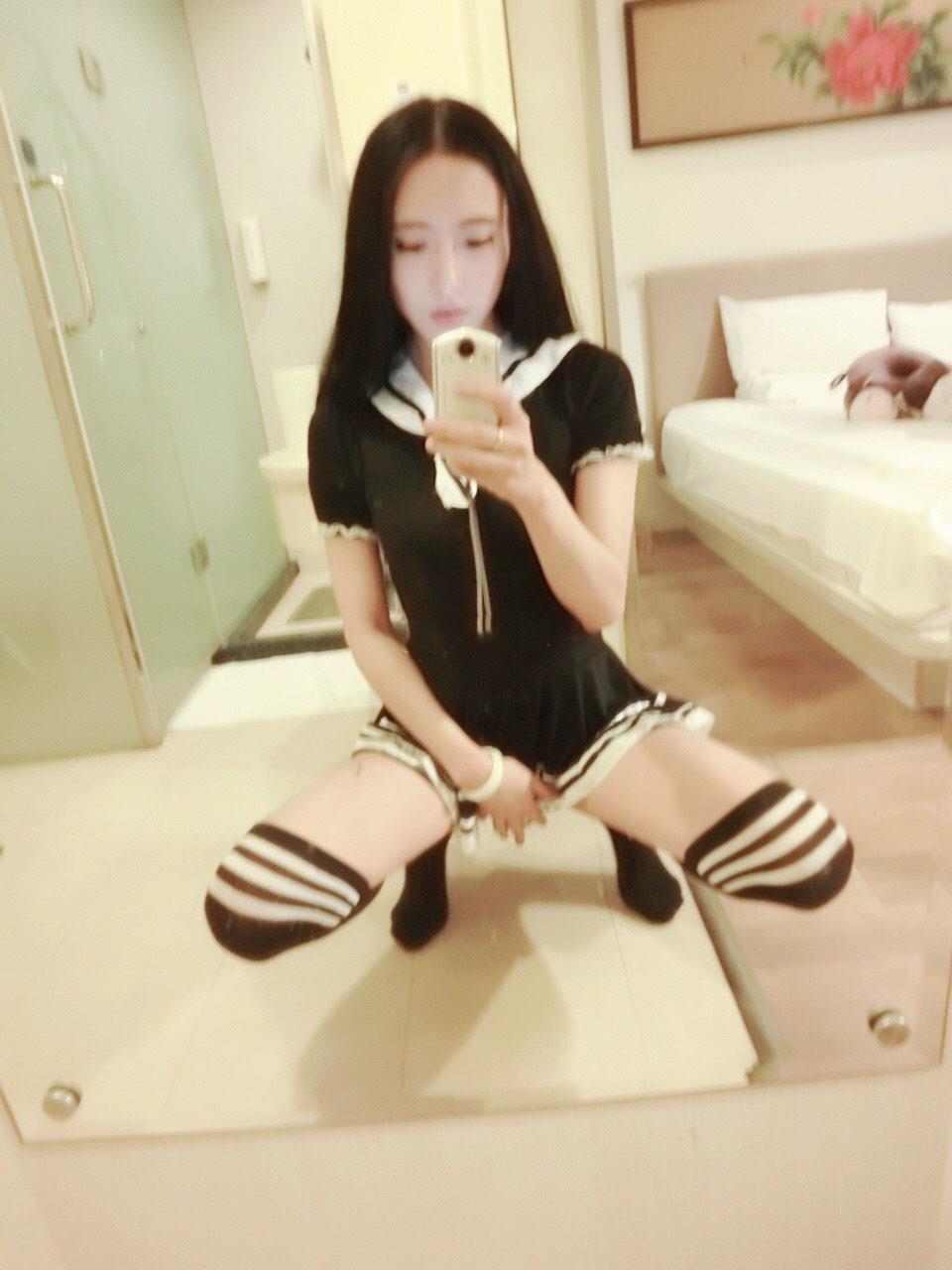 验证美女爽记制服情趣挺多 第1张