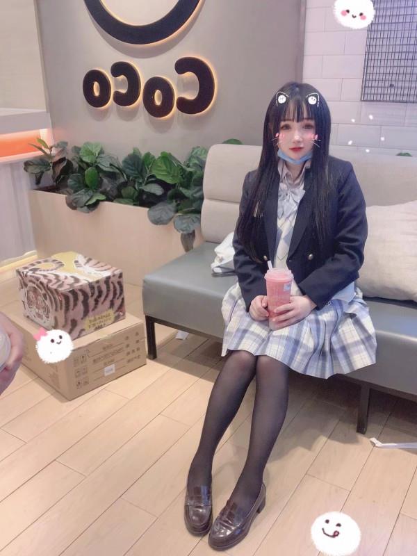 轻坦可爱的二次元萝莉 第2张