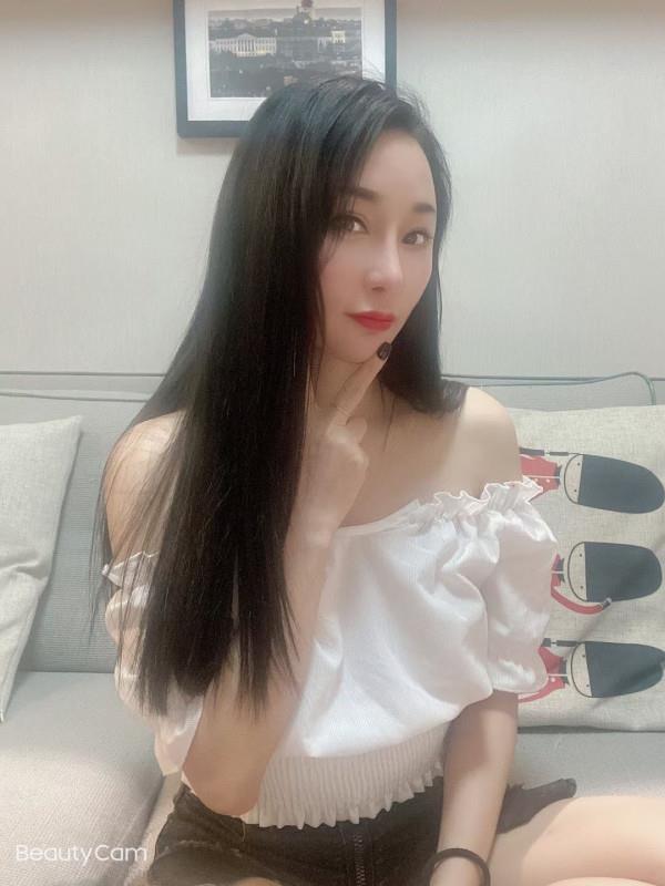 南京南站性感御女 第1张
