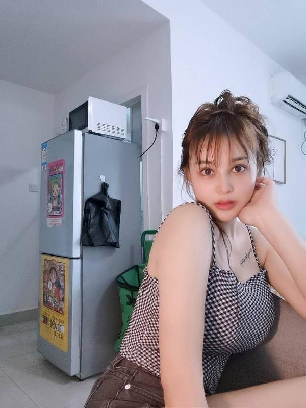 南山身材不错的萌萌 第3张