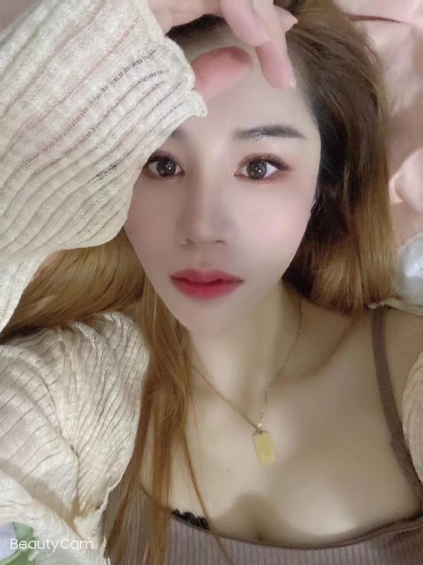 颜值和服务都不错的酒娘 第2张