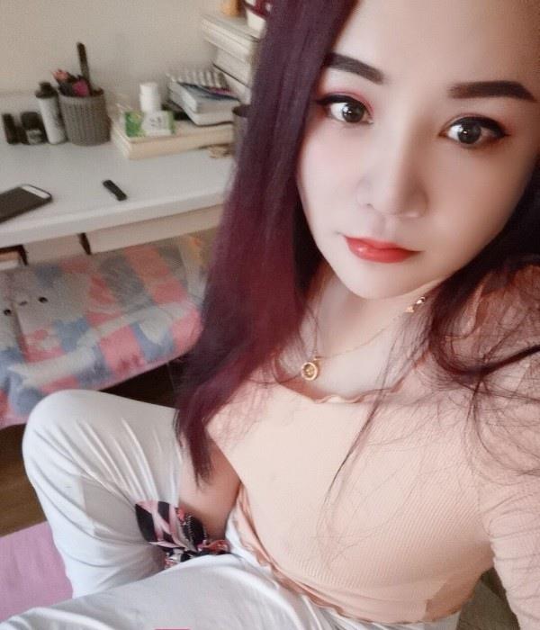 南山大奶少妇 第2张