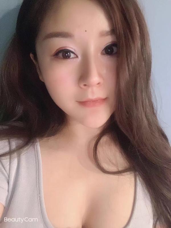 青羊区大奶美女 第3张