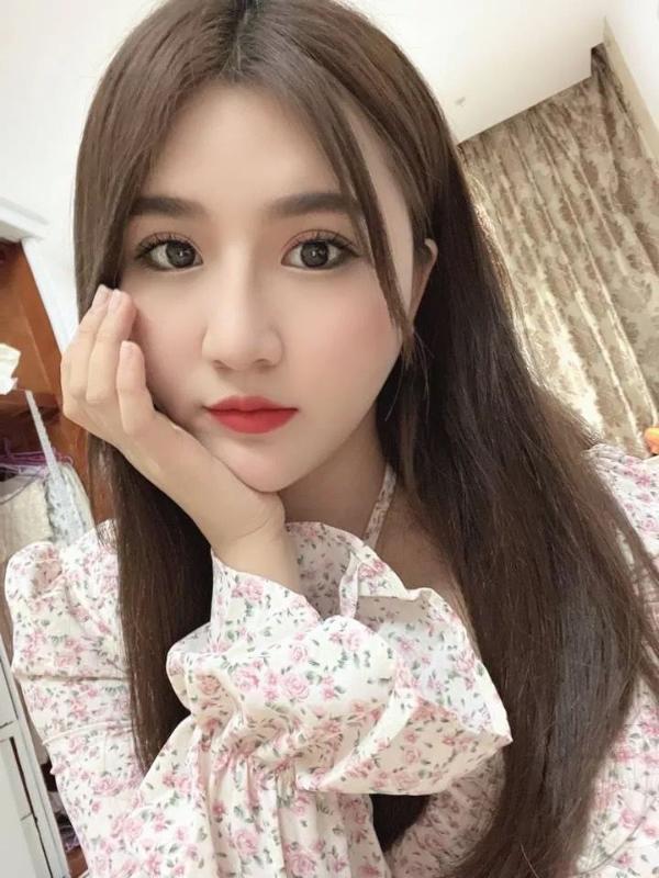 江岸年轻妹妹 第1张
