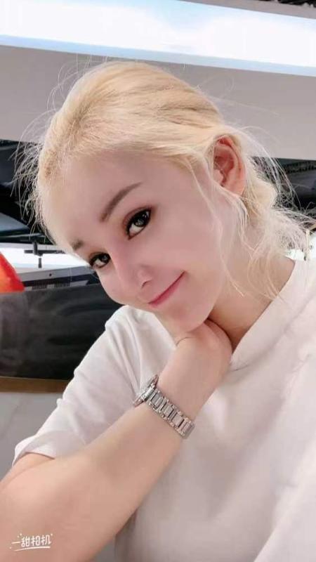 天河性感洋妞 第1张