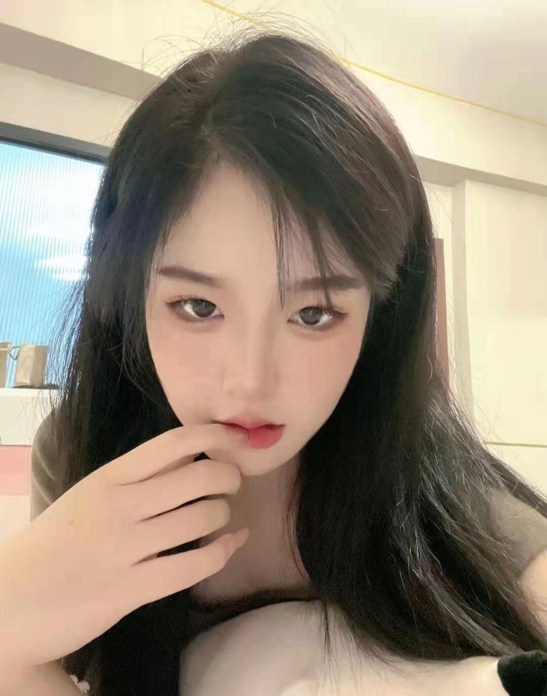 性感御姐范的极品兼职小美女 第1张
