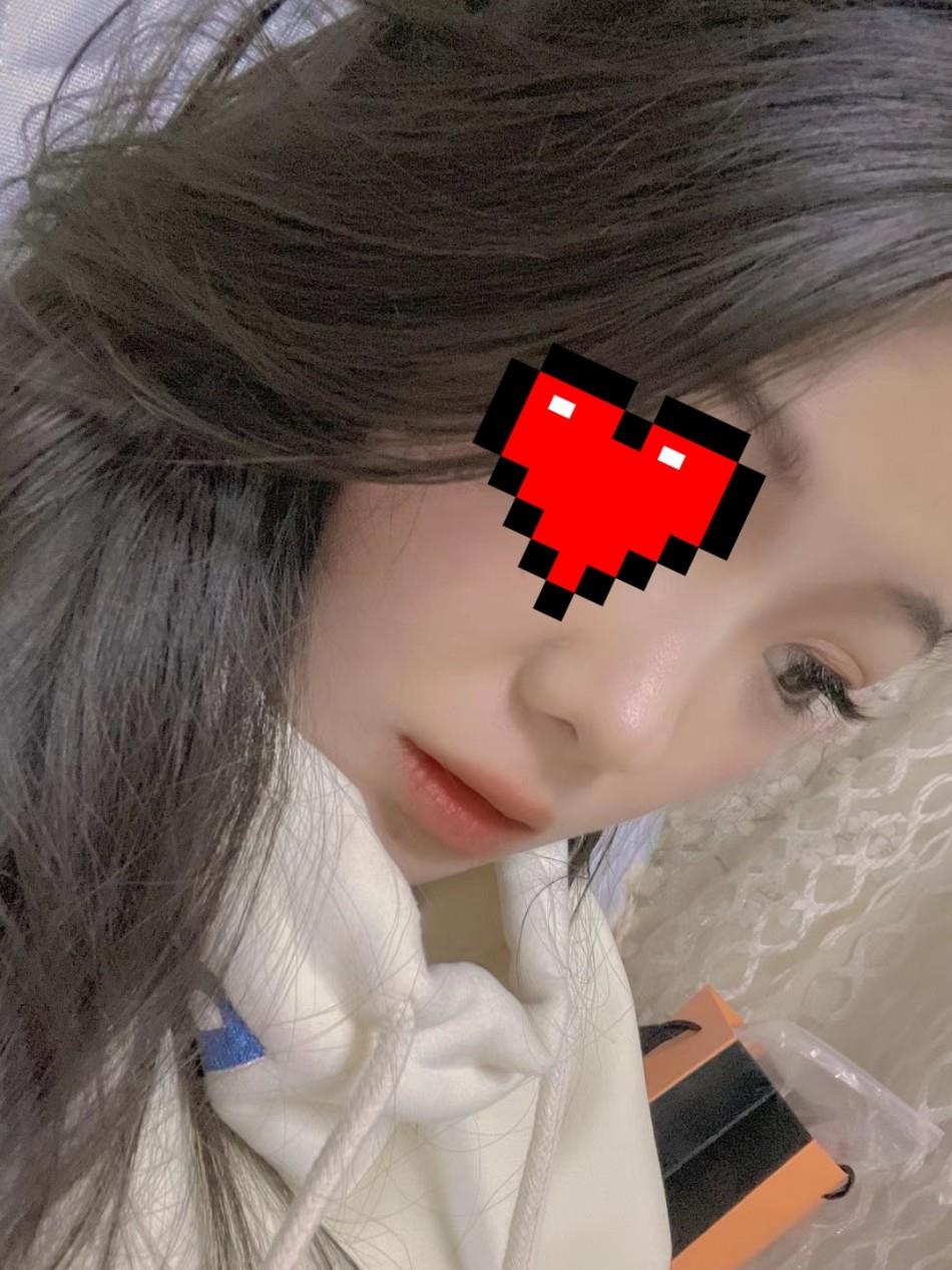 开发之前沨林沐足的妹子 第1张