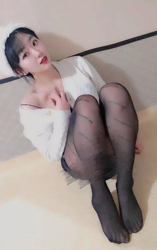 验证小魔女浮瑶丝袜诱惑 第2张