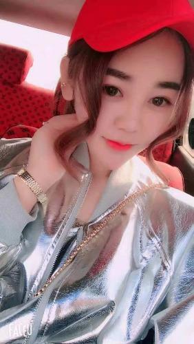 很嫩的一个妹子 第1张