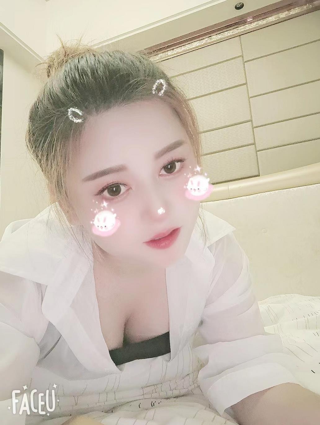 服务周到的兮兮，微胖的妹子弹性十足 第2张