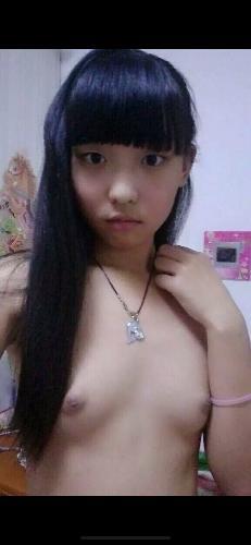 18中学生妹太嫩了 第2张