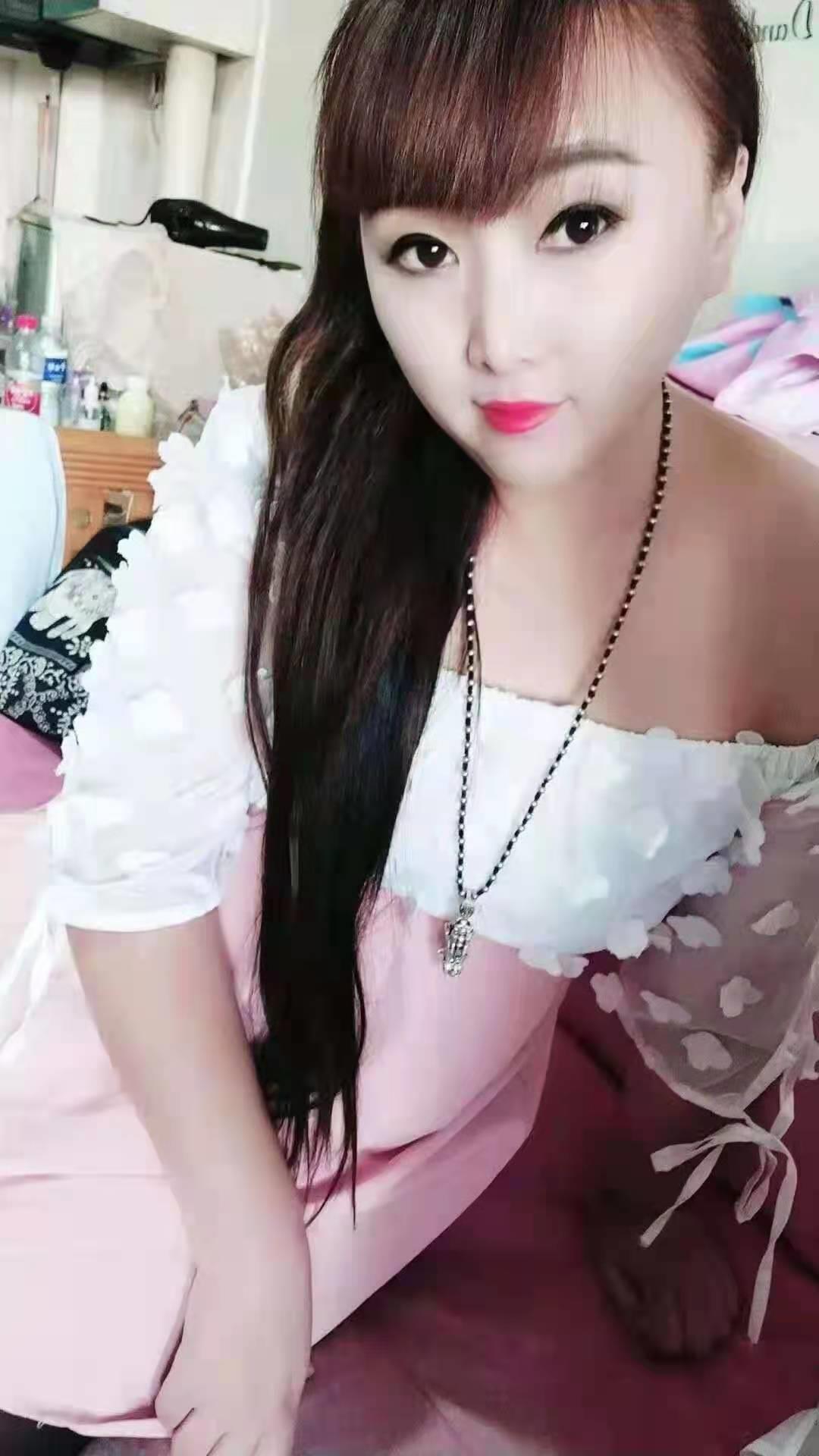 丰台区蒲黄榆年轻又耐干的风情丝袜女，长腿大屁股超有... 第1张