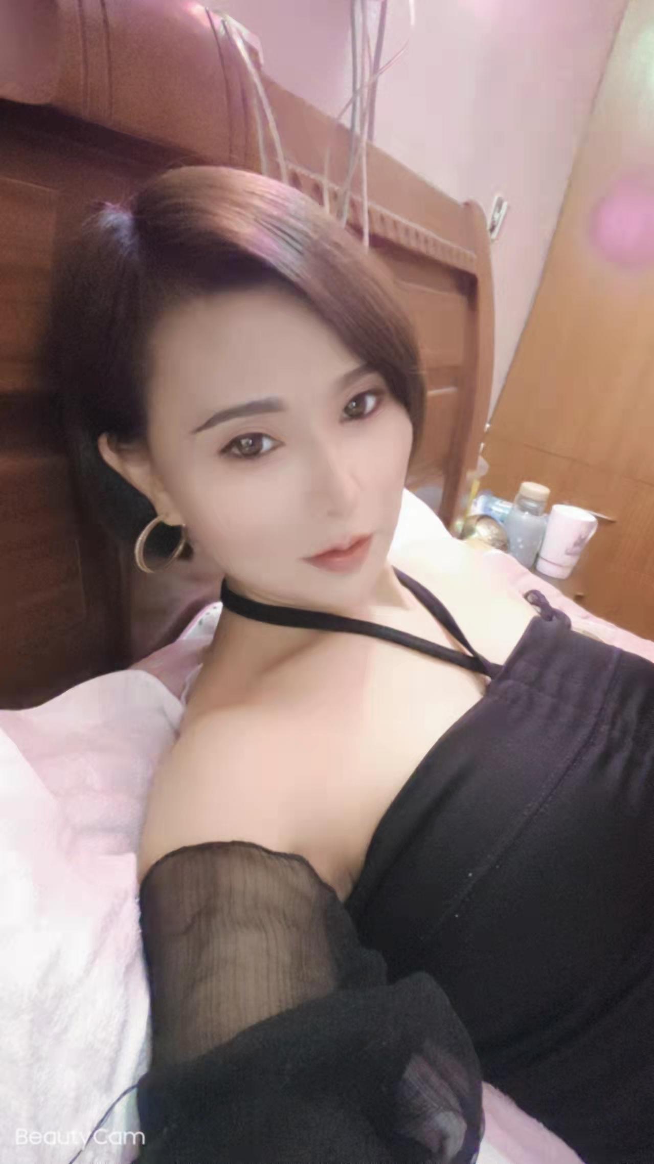 姑苏深喉很厉害的熟女泻火 第1张