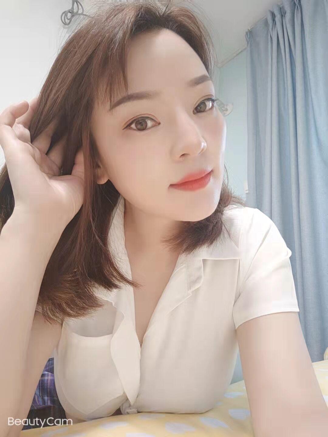 知性温柔成都大妞，肤白貌美，真人实照 第3张